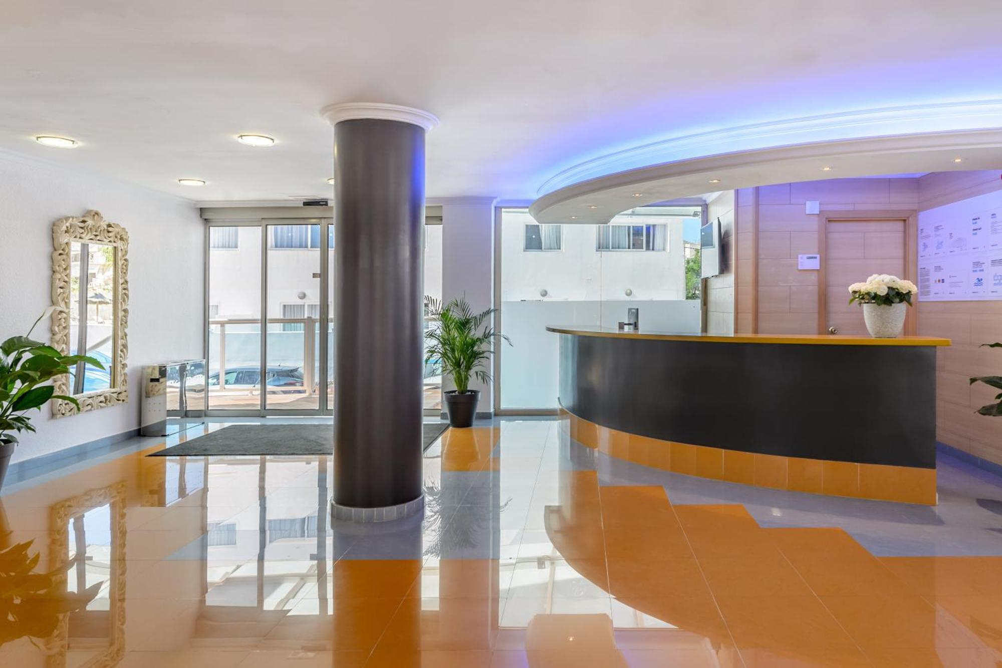 Aparthotel Vibra Sanan - Adults Only San Antonio  Exterior photo