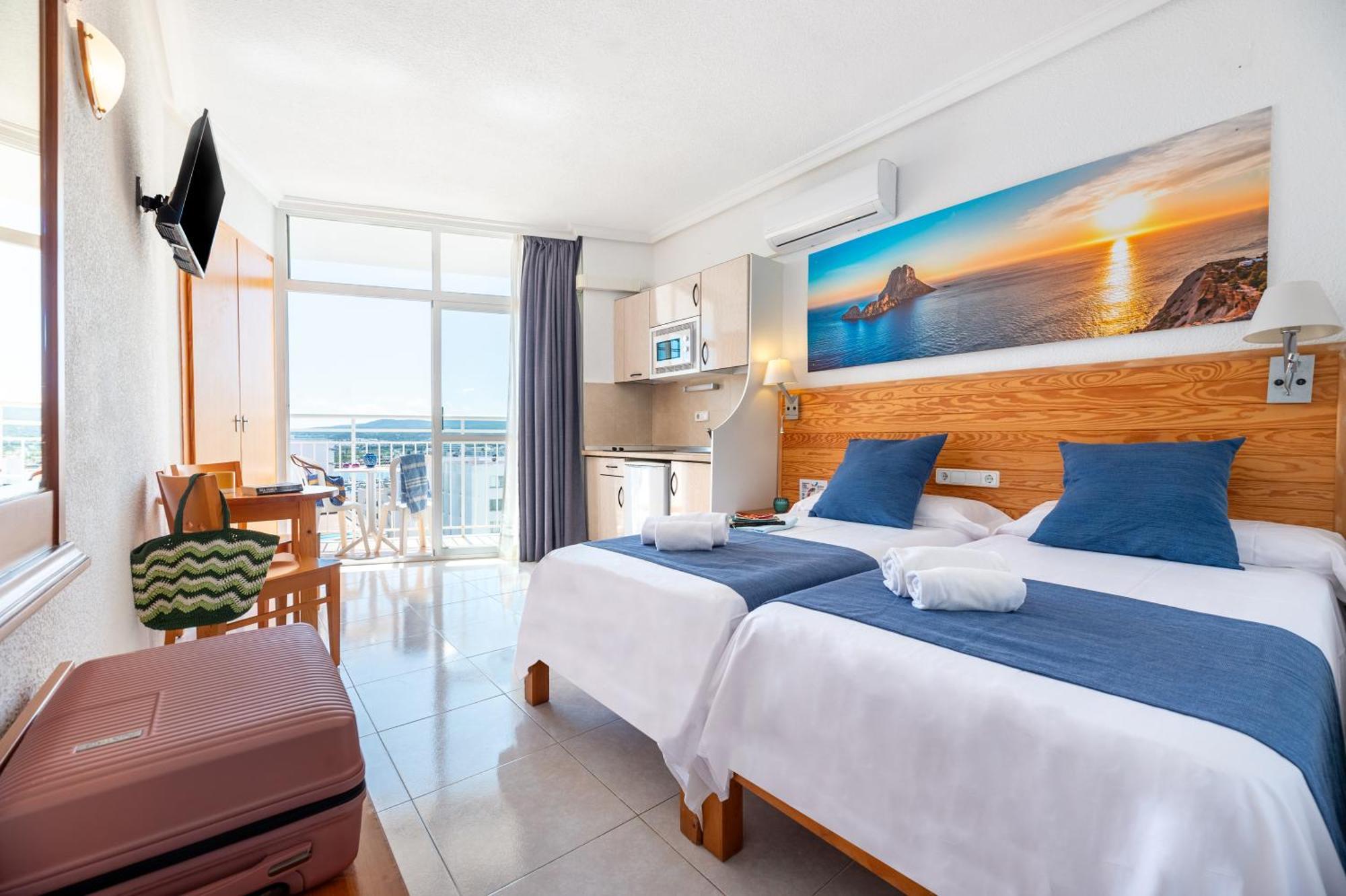 Aparthotel Vibra Sanan - Adults Only San Antonio  Exterior photo