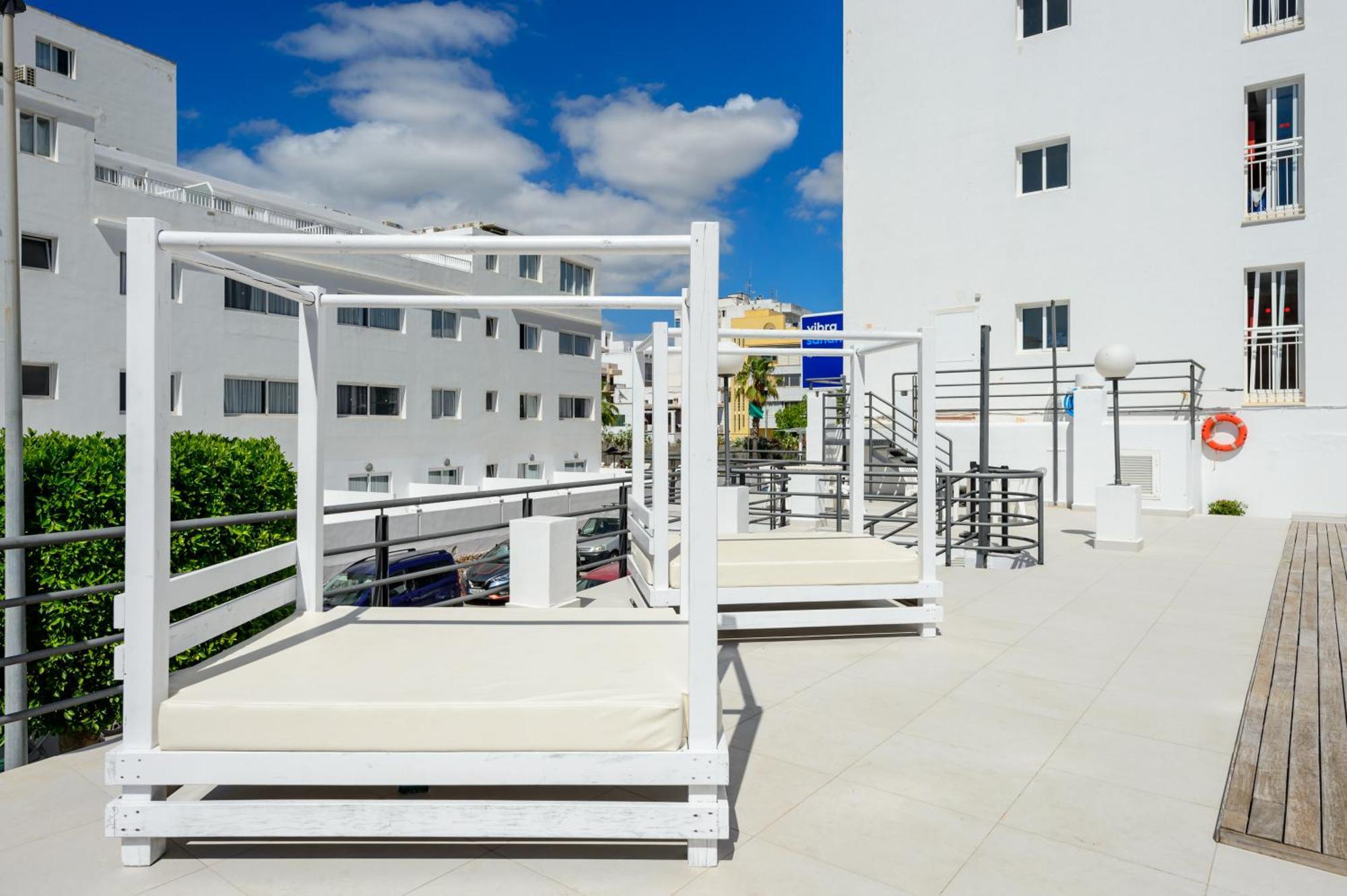 Aparthotel Vibra Sanan - Adults Only San Antonio  Exterior photo