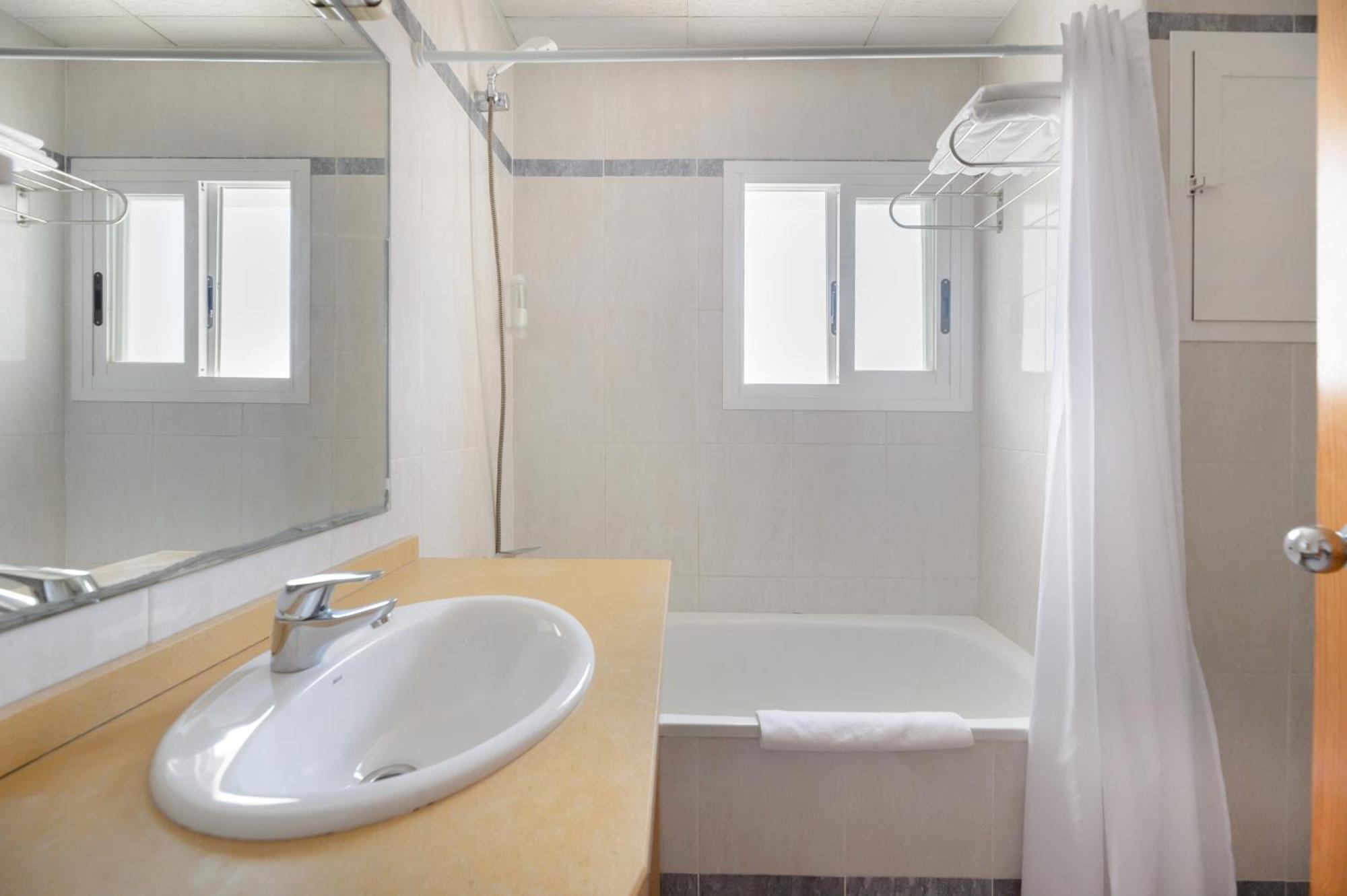 Aparthotel Vibra Sanan - Adults Only San Antonio  Exterior photo